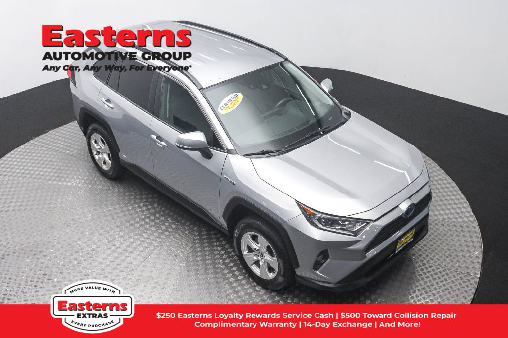 Used 2021 Toyota RAV4 XLE w/ XLE Grade Weather Package AWD/4WD image 4