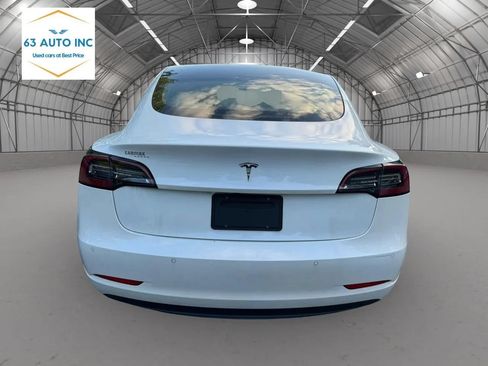 Used 2020 Tesla Model 3 Standard Range RWD image 4