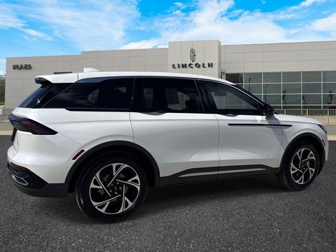 New 2026 Lincoln Nautilus Premier image 3