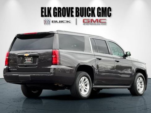 Used 2015 Chevrolet Suburban LT w/ Luxury Package RWD image 4