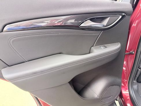 Used 2022 Buick Envision Preferred FWD image 18