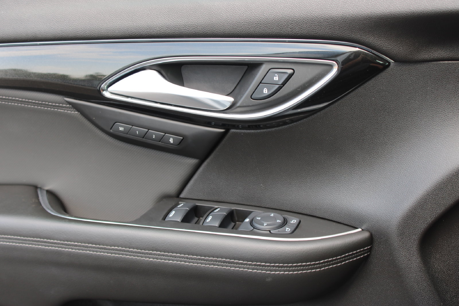 Used 2024 Buick Envision Preferred AWD/4WD image 25