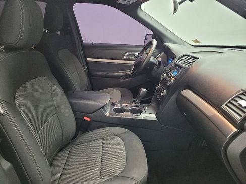 Used 2018 Ford Explorer XLT AWD/4WD image 21