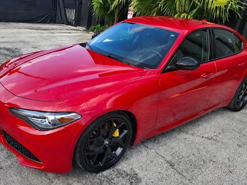 Used 2019 Alfa Romeo Giulia w/ Nero Edizione RWD image 3