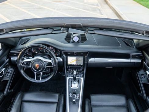 Used 2019 Porsche 911 Carrera RWD image 24