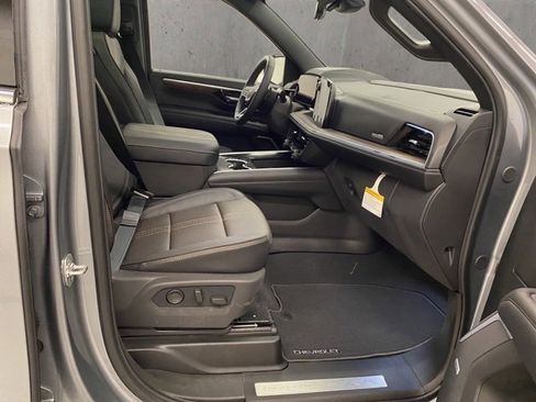 New 2026 Chevrolet Suburban High Country image 20