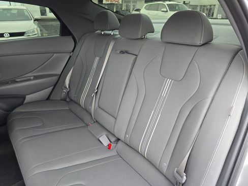 Used 2024 Hyundai Elantra SEL w/ Convenience Package image 19