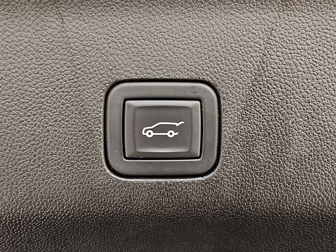 Used 2023 Chevrolet Tahoe High Country w/ Advanced Technology Package image 9