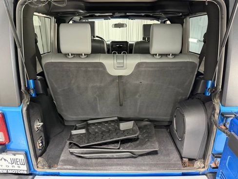 Used 2010 Jeep Wrangler Sahara AWD/4WD image 9