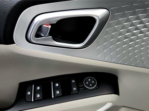 Used 2023 Kia Soul LX image 20