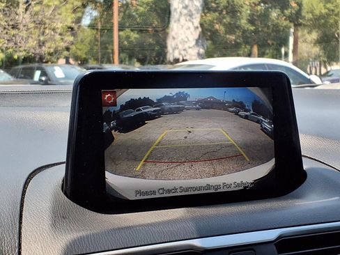 Used 2017 MAZDA MAZDA3 Touring FWD image 8