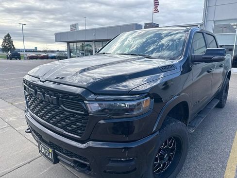Used 2025 RAM 1500 Big Horn AWD/4WD image 3