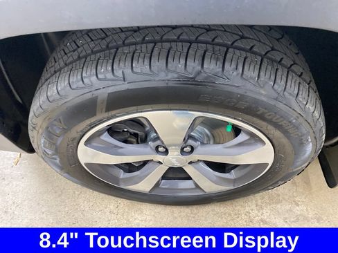 Used 2020 Jeep Cherokee Limited AWD/4WD image 18