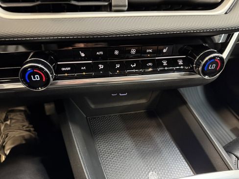 New 2026 Chevrolet Equinox LT w/ Convenience Package II image 14