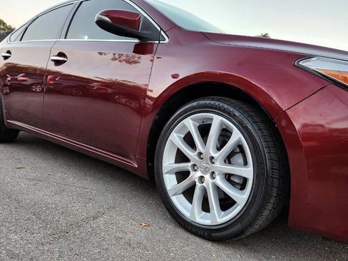 Used 2013 Toyota Avalon XLE Touring FWD image 18
