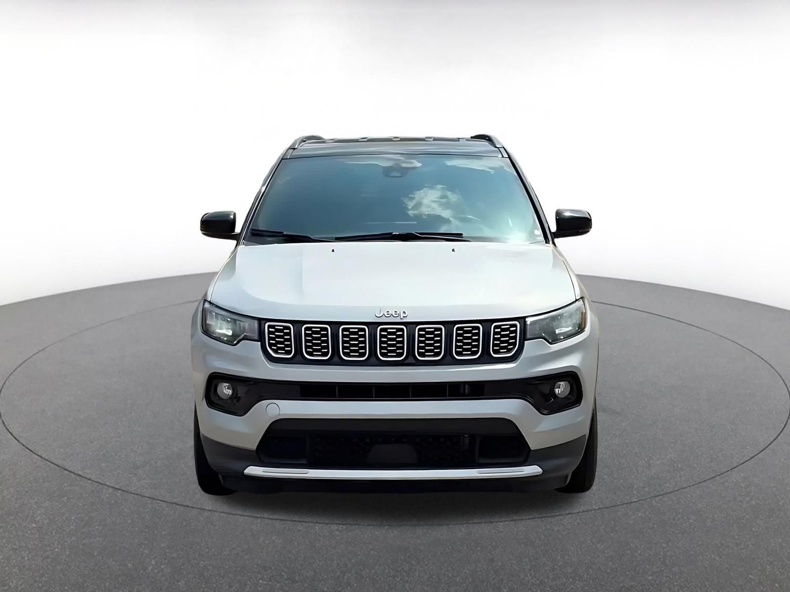 Used 2025 Jeep Compass Limited AWD/4WD image 4