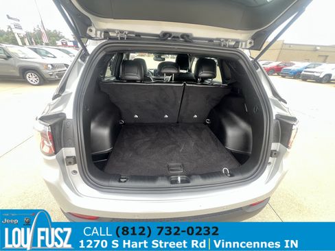 Used 2025 Jeep Compass Trailhawk AWD/4WD image 15