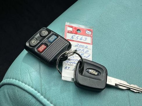 Used 2002 Ford Thunderbird Base image 24