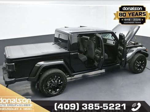 Used 2025 Jeep Gladiator Overland AWD/4WD image 25