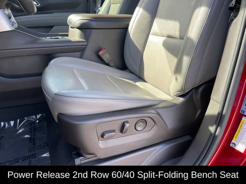 Used 2021 GMC Yukon XL SLT w/ SLT Luxury Package image 14