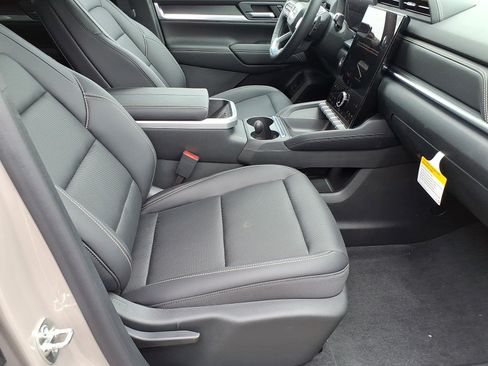 New 2026 GMC Terrain Elevation w/ Elevation Premium Package AWD/4WD image 8
