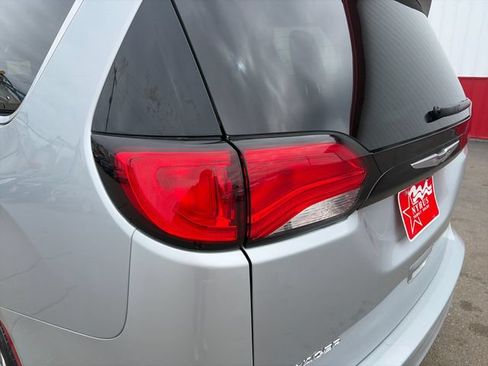 Used 2023 Chrysler Voyager LX FWD image 20