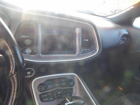 Used 2022 Dodge Challenger GT AWD/4WD image 7