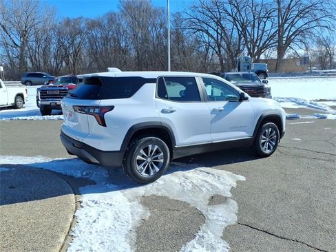 New 2026 Chevrolet Equinox LT w/ Convenience Package II image 3