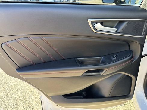Used 2023 Ford Edge ST-Line image 12