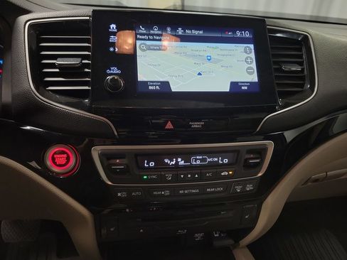 Used 2019 Honda Pilot Touring image 18