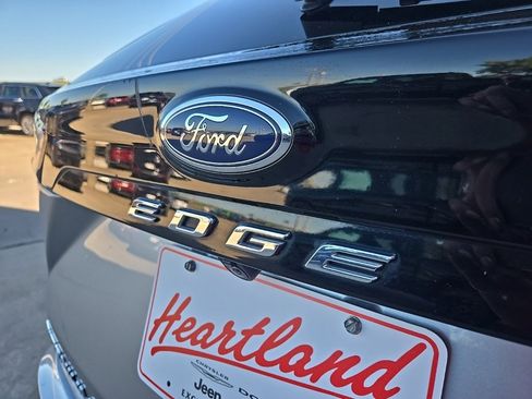 Used 2022 Ford Edge Titanium w/ Equipment Group 301A image 24