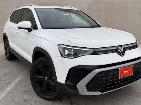 Certified 2025 Volkswagen Taos SEL image 1