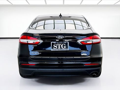 Used 2019 Ford Fusion SE FWD image 5