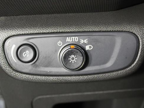 Used 2022 Chevrolet TrailBlazer LS FWD image 23