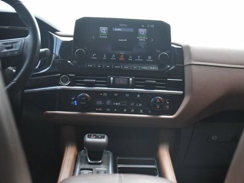 Used 2023 Nissan Pathfinder Platinum FWD image 14