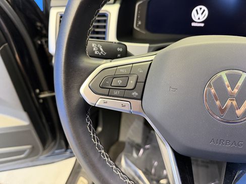 Certified 2023 Volkswagen Atlas SE w/ Panoramic Sunroof Package FWD image 15