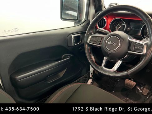 Used 2019 Jeep Wrangler Unlimited Rubicon w/ Cold Weather Group AWD/4WD image 11