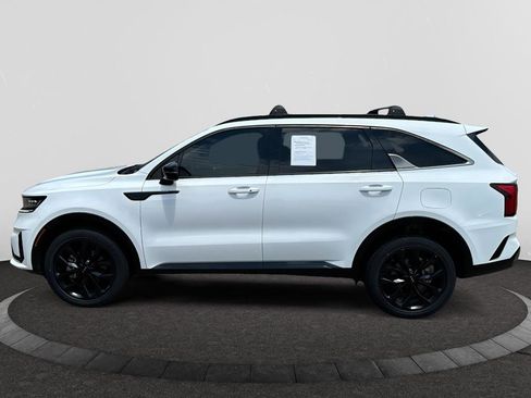 Used 2022 Kia Sorento SX image 2