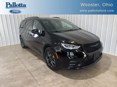 Used 2025 Chrysler Pacifica Limited