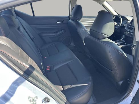 Used 2025 Nissan Altima 2.5 SR image 12