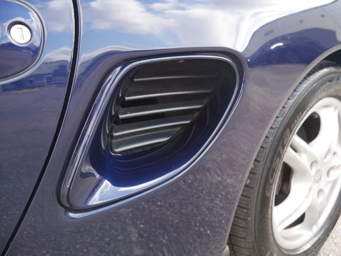 Used 2002 Porsche Boxster RWD image 34