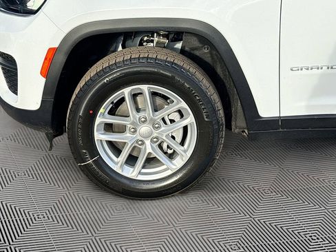 New 2026 Jeep Grand Cherokee Laredo RWD image 34