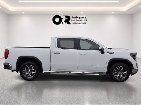 Used 2022 GMC Sierra 1500 SLT AWD/4WD image 6