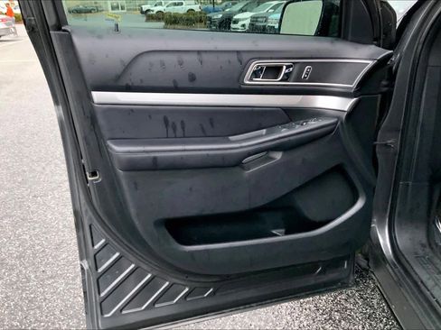 Used 2017 Ford Explorer XLT w/ Equipment Group 202A image 19