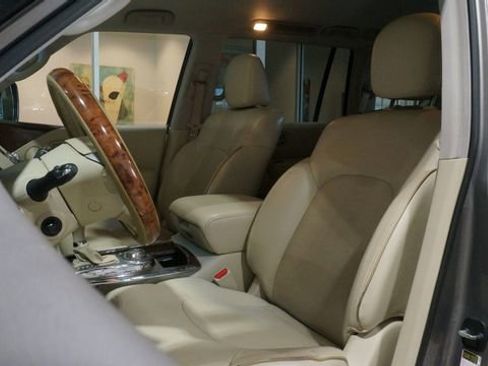 Used 2016 INFINITI QX80 4WD w/ Driver's Assistance Package image 9