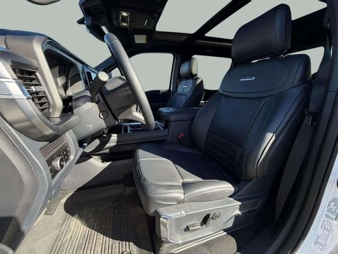 Used 2026 Ford F450 Platinum w/ FX4 Off-Road Package image 18