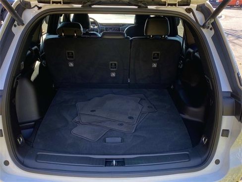 Used 2023 Jeep Grand Cherokee Altitude image 28