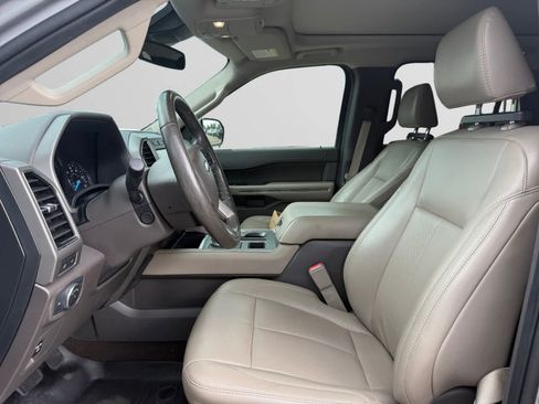 Used 2021 Ford Expedition XLT RWD image 9
