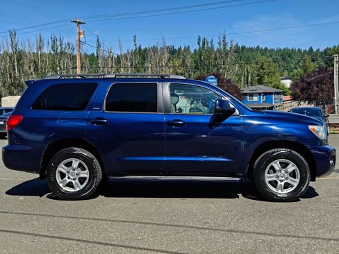 Used 2010 Toyota Sequoia SR5 AWD/4WD image 9