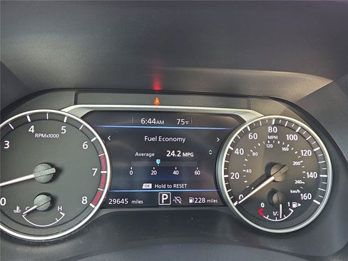 Used 2024 Nissan Sentra SR w/ SR Premium Package FWD image 5